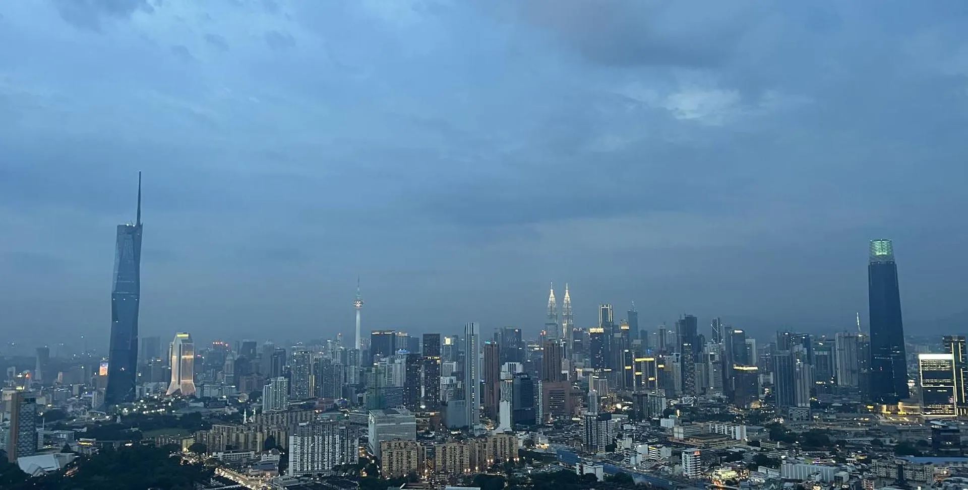 Skyscraper 65 Kl Highest Outdoor Bathtub Luxury Lavish Designer Suite Penthouse Lv65 Kuala Lumpur Apartahotel