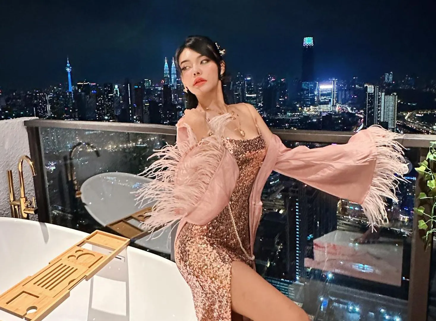 Apartahotel Skyscraper 65 Kl Highest Outdoor Bathtub Luxury Lavish Designer Suite Penthouse Lv65 Kuala Lumpur